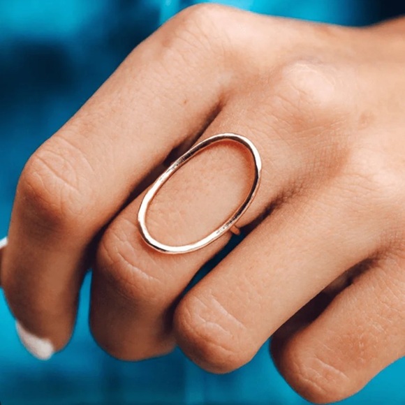 Pura Vida Jewelry - Pura Vida Rose Gold Oval Ring